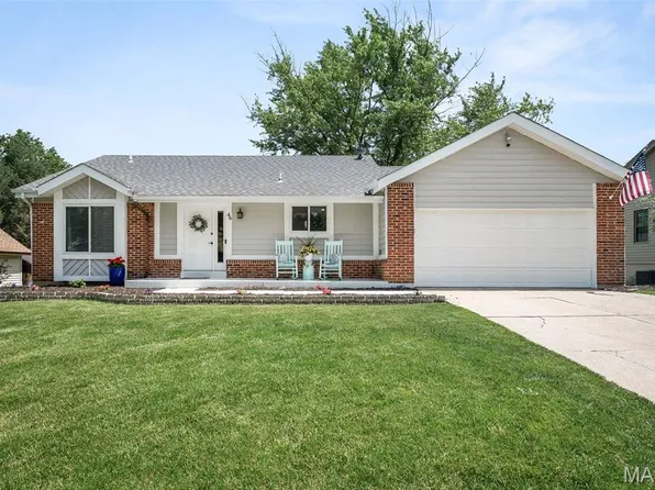 46 Shadowridge Dr, Saint Peters, MO 63376