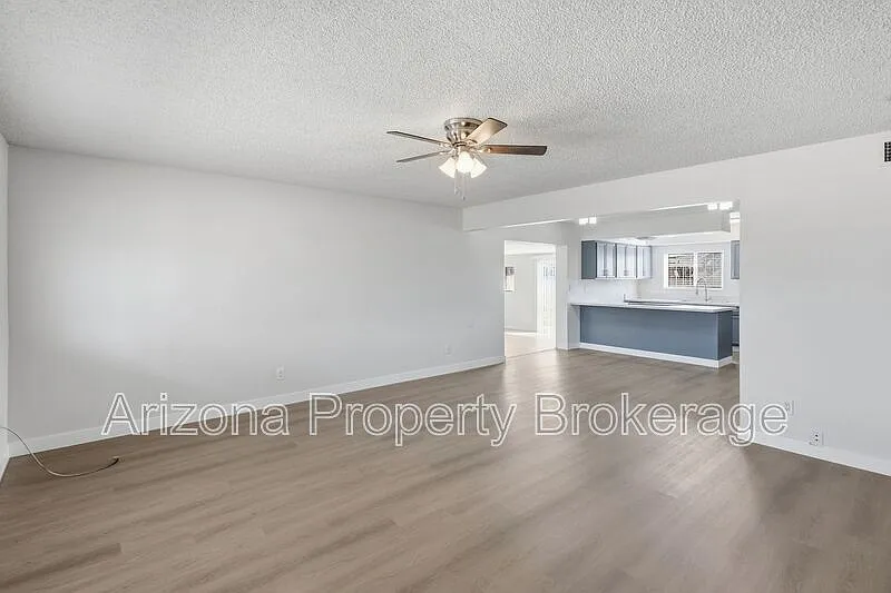3 bed, 2.0 bath, 1697 sqft, $2,595 — Photo 4