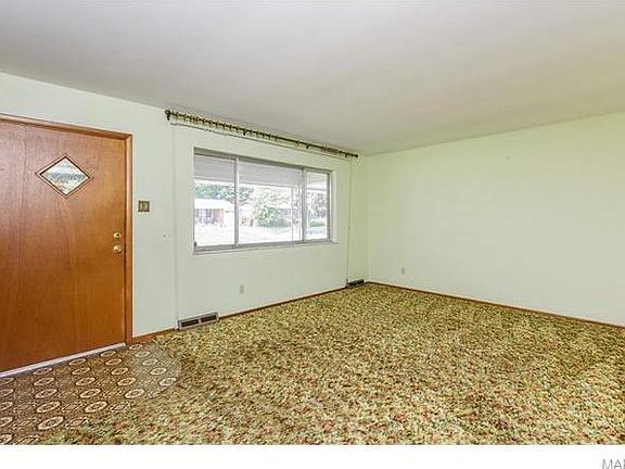 3rd image of 623 Clager Dr