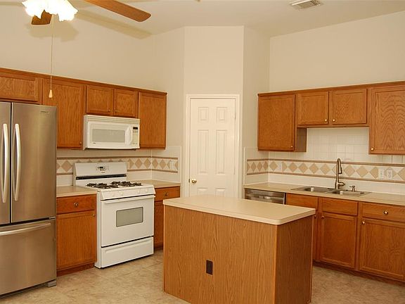 4th image of 3223 Leila Oaks Dr