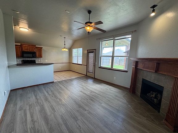 5th image of 616 SW 159th Ter