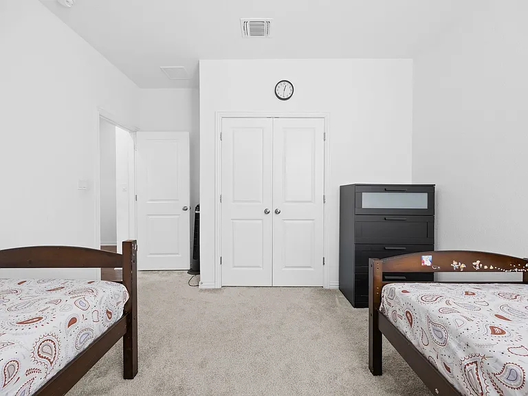 303 Eagle Ford Dr — Photo 18