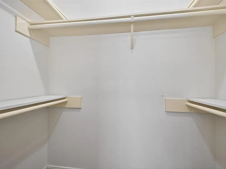 914 W Peach Hollow Cir — Photo 16