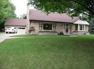 2910 Doncrest Dr, Kalamazoo, MI 49006