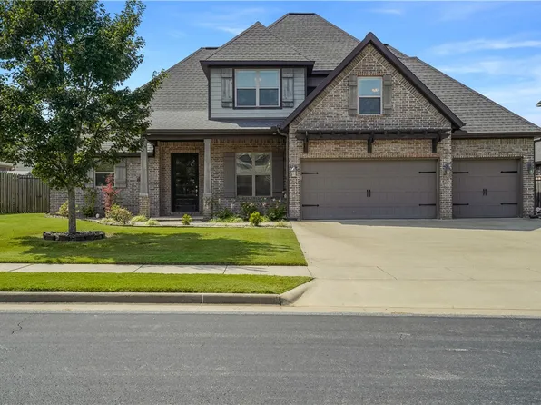 105 NW White Oak Rd, Bentonville, AR 72712