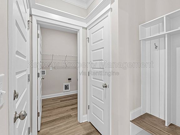 5th image of 2151 Denmark Ave SE