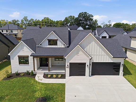 2nd image of 741 Azalea Ln