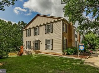 5613 Ridge View Dr, Alexandria, VA 22310