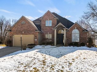 10111 Wood Meadow Ct, Fort Wayne, IN 46845
