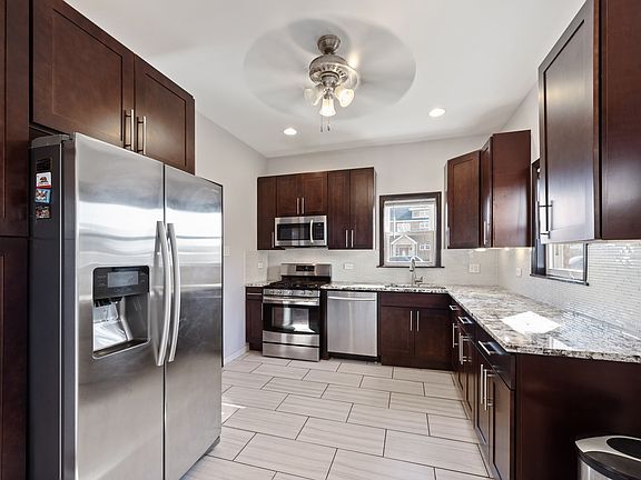 3rd image of 2710 Leona Ave