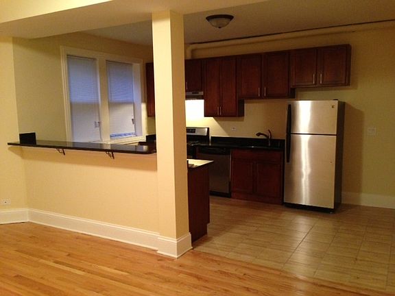 2nd image of 6315 N Artesian Ave #Ll