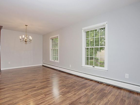 4th image of 117 S Maple Ave #B