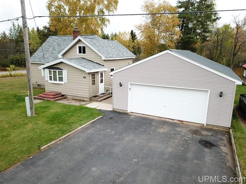 1st image of 301 Airport Circle Dr