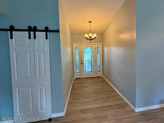 3rd image of 1729 Saratoga Dr