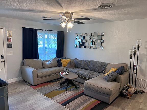 3rd image of 1439 Morrow Dr
