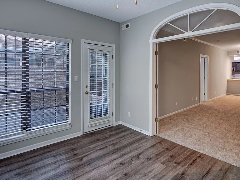 Parkhill Luxury Apartments — Photo 18