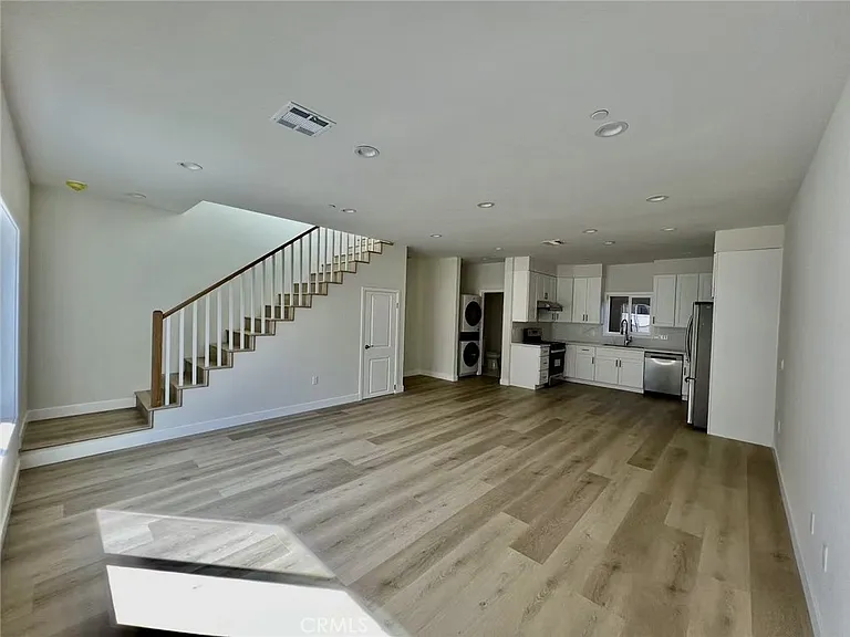 913 W 21st — Photo 35