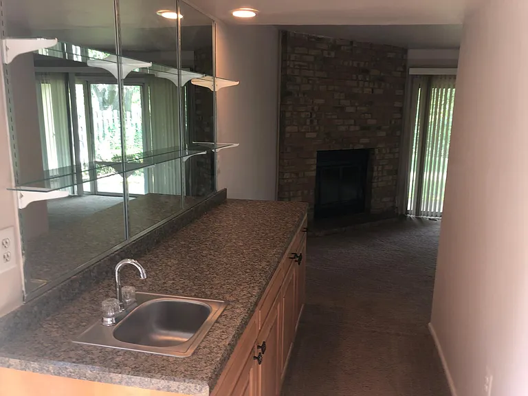 23 Cloister Ct #23 — Photo 10