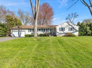 34 Skonet Rd, West Hartford, CT 06117