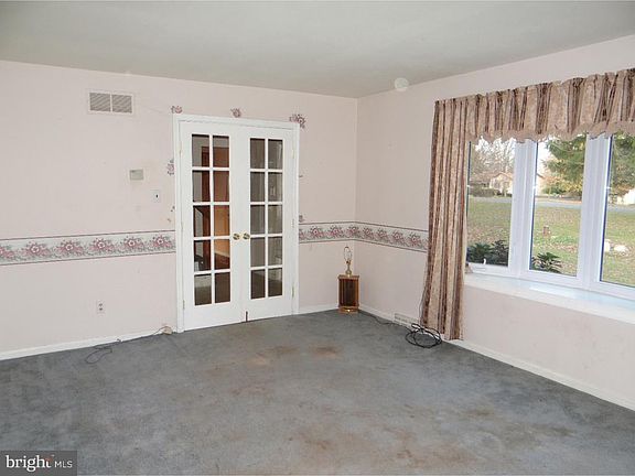 2nd image of 23 Fraser Blvd