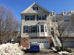 44 Lee Ct, Jersey City, NJ 07305
