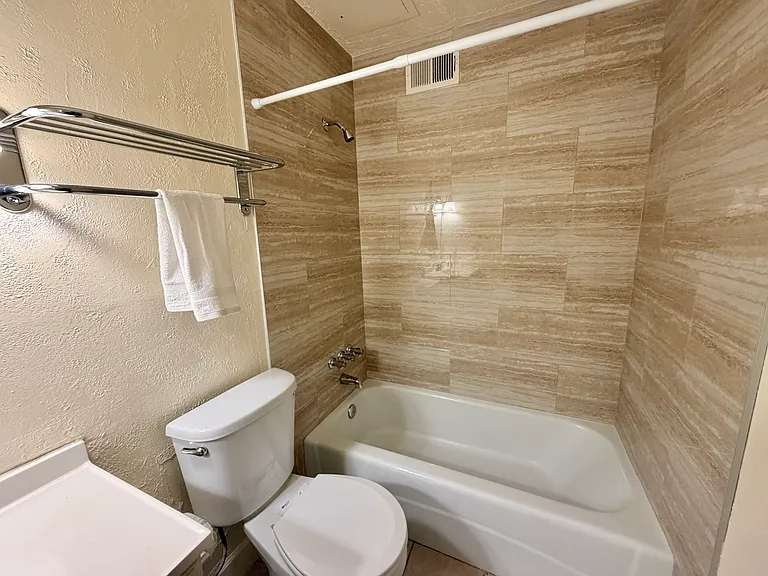 Countrybrook Apartments — Photo 119