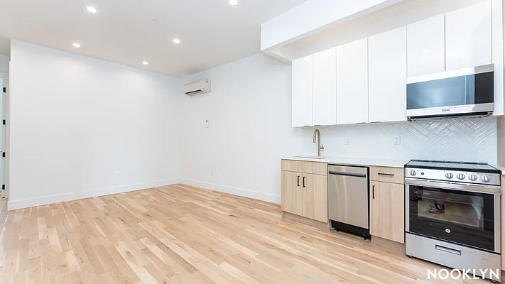 Rented by Nooklyn NYC LLC | media 11