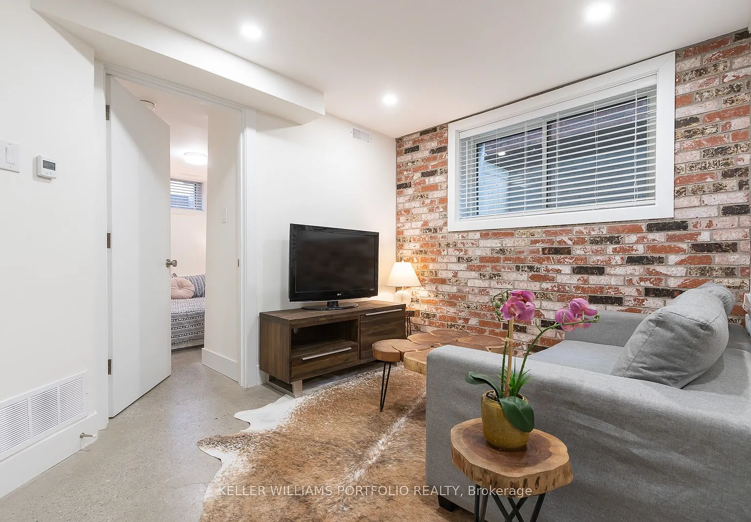 2 bed, $2,440 — Photo 4