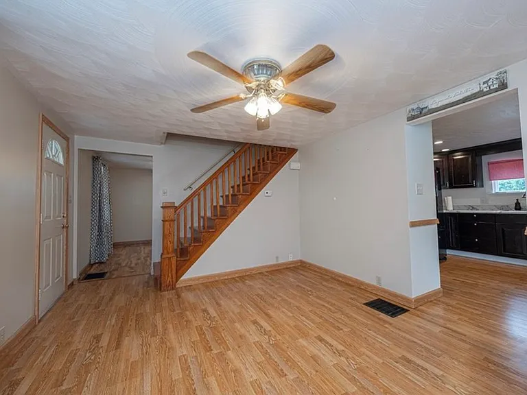 1112 S Hewitt Ave — Photo 4
