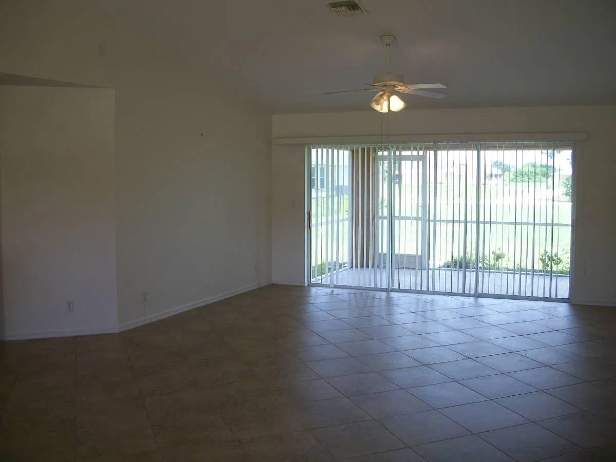 3 bed, 1408 sqft, $1,800 — Photo 3