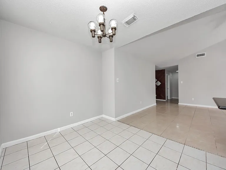 1911 Hammerwood Dr — Photo 12