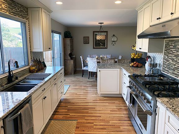 5th image of 177 Eckmann Pl