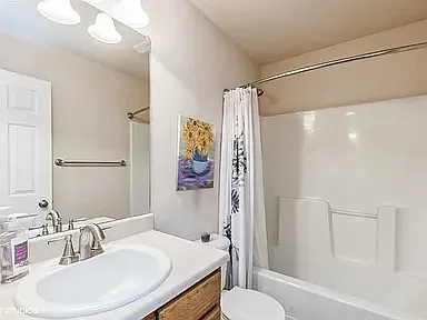 4528 NE McDougal Ln — Photo 5