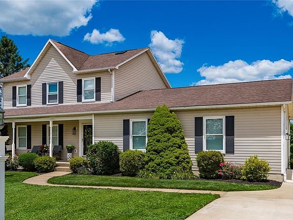 2nd image of 6825 Tower Ln