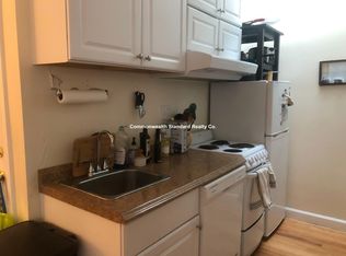 9 Grove St APT 4R, Boston, MA 02114