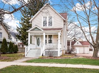 319 W Indiana St, Wheaton, IL 60187