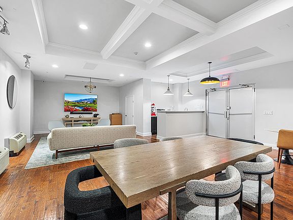 5th image of 100 Manhattan Ave APT 103