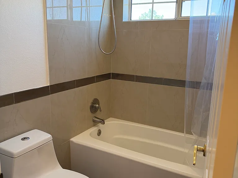 7617 Genesis Ct — Photo 5