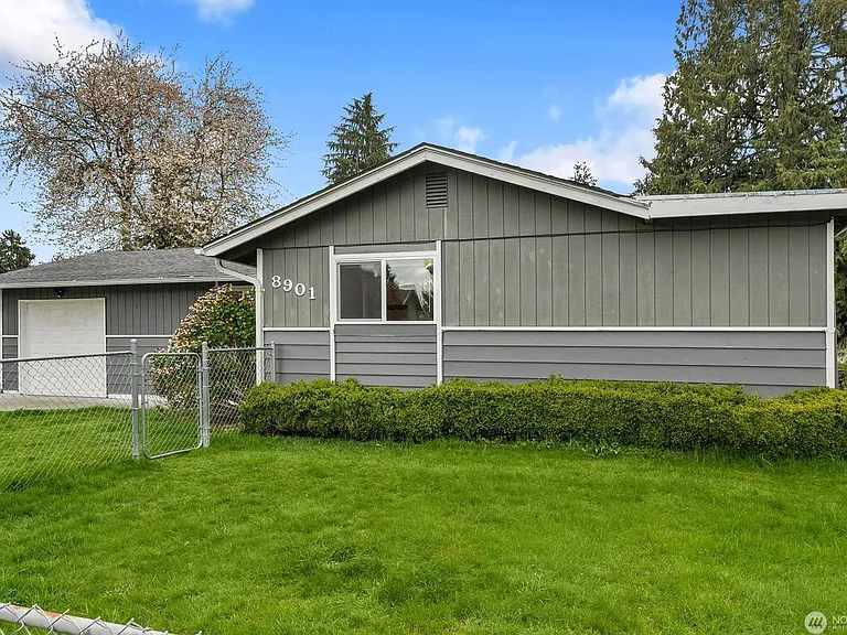8901 Emerson Pl — Photo 15