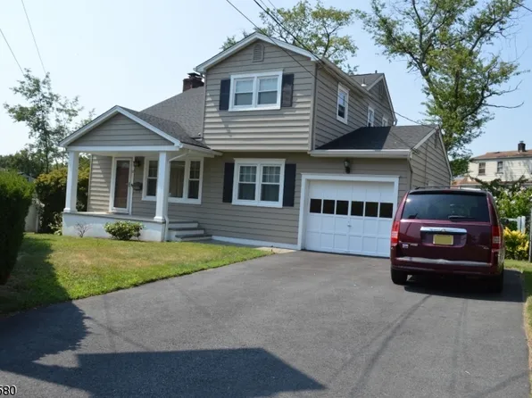 11 Sundown Ln, Clifton City, NJ 07013