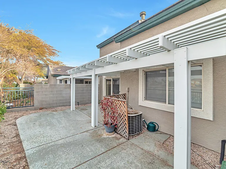 10318 Birch Bluff Ln — Photo 24