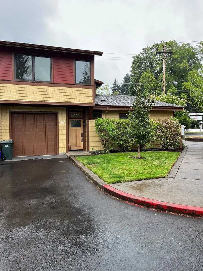 3-Bedroom 2-Bathroom 2-story townhome — Photo 1
