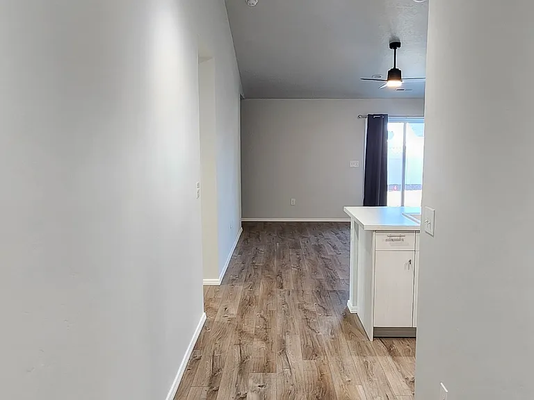 409 Hildago Way — Photo 3