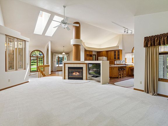 4th image of 2521 Chippendale Dr