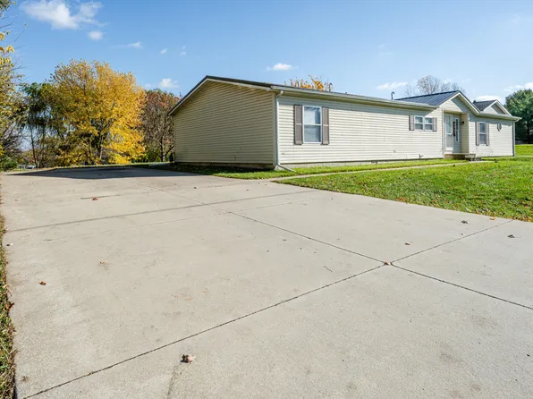 4025 Hennessey Rd, Watervliet, MI 49098