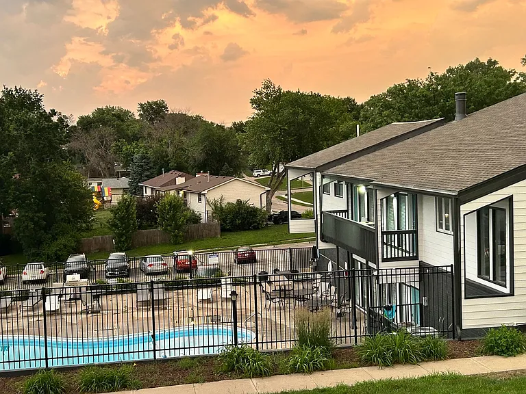 Bellevue Hills Apartment Homes — Photo 69