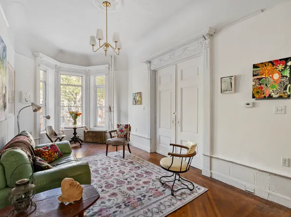 882 Park Place image 5 of 49