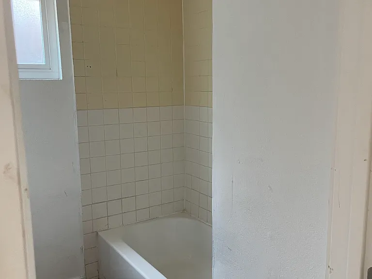 1368 Crownview Dr — Photo 8