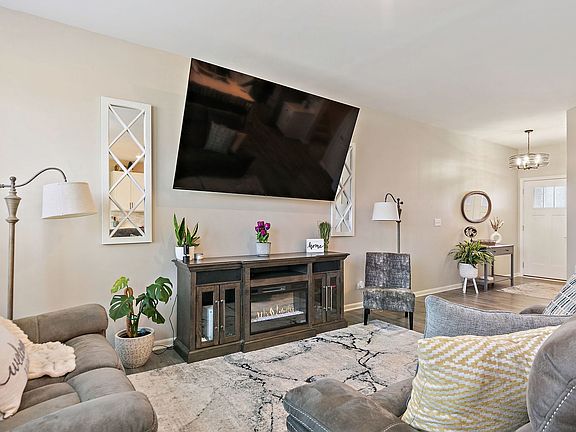 5th image of 1204 Draper Rd