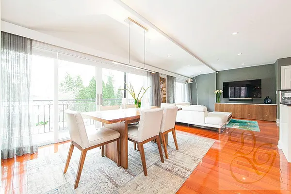 Sold by Dorsa Group | media 20